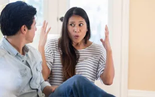 ما صفات الزوجة القاسية؟ وكيف تتعامل معها؟