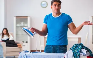 الزوجة الكسولة.. 5 طرق للتعامل معها