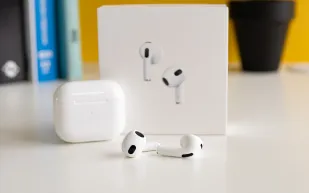 سماعة أبل تفقد مرهقًا السمع بشكل دائم! 