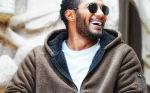 محمد رمضان يشوق جمهوره لحفله في جدة (فيديو)