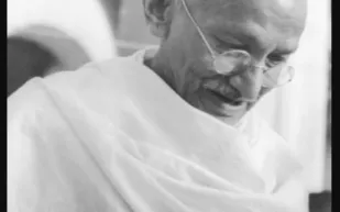 مقتنيات «مهاتما غاندي» بمزاد علني بأكثر من 600 ألف دولار