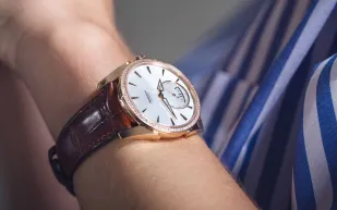 Tonda Automatic.. ساعة سويسرية تتلالأ بالألماس