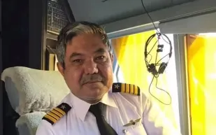 قصة كفاح السعودي فهد مرغلاني.. من "سائق تاكسي" إلى قائد طائرة