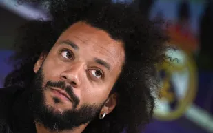 مارسيلو يودع ريال مدريد بالدموع (فيديو)