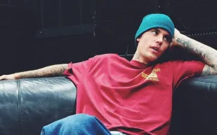 جاستين بيبر يلغي جولته الغنائية بسبب حالته الصحية 