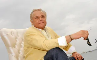 قصة الألبوم الغنائي النادر للفنان محمود عبدالعزيز .. وعلاقة نجيب سايروس به  