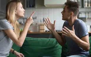 كيف تعيد الثقة بينك وبين زوجتك؟