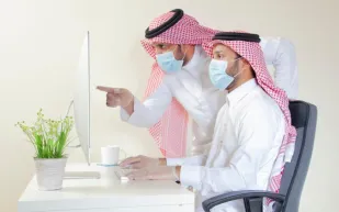 نظام مكتب العمل في الغياب والتأخر.. الضوابط الكاملة