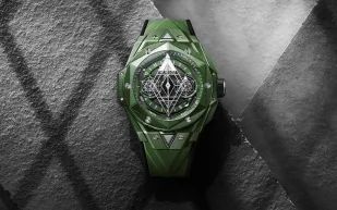 4 ساعات ملونة تزيدك أناقة هذا الصيف 