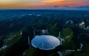 علماء صينيون يكتشفون أكثر من 660 نجمًا نابضًا 