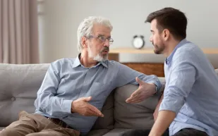 كم متوسط عدد الكلمات التي يتحدثها الشخص العادي في الدقيقة؟