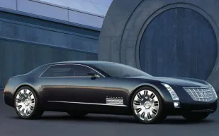 لعشاق السيارات الكلاسيكية.. تعرف على مواصفات سيارة "كاديلاك 16" النادرة (صور)