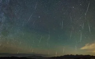 ظاهرة فلكية تشهدها سماء السعودية فجر غدٍ السبت