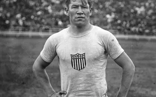 بعد 110 سنوات.. إعادة ميداليتين ذهبيتين لبطل في دورة الألعاب الأولمبية عام 1912