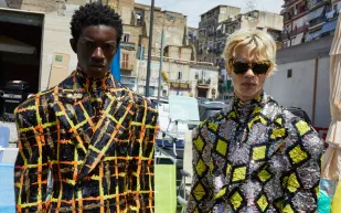 "دولتشي آند غابانا" لخريف 2022 بعدسة يورغن تللر