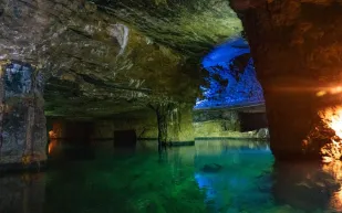 أجمل المزارات السياحية تحت الأرض... أحدها بدولة عربية