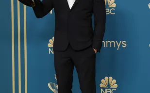 أفضل الإطلالات الرجالية في حفل توزيع جوائز الإيمي 2022 (صور)
