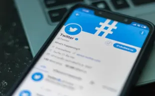 تويتر تختبر ميزة تعديل التغريدات.. وتتيحها لمشتركي «تويتر بلو» بهذا الموعد