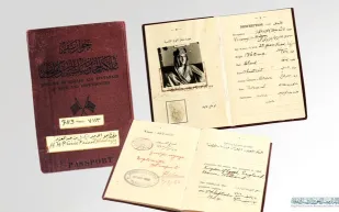 مركز الملك فيصل ينشر صورة أول جواز سفر سعودي