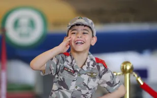 «الرجل» ترصد احتفالات اليوم الوطني في متحف «صقر الجزيرة للطيران»