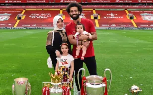«نجل» محمد النني: محمد صلاح «حماي المستقبلي»