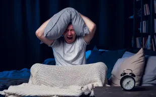 أيهما أكثر تأثرًا بالأخبار السيئة الرجال أم النساء؟