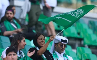 كاميرا «الرجل» ترصد مسيرة الجماهير السعودية لمؤازرة الأخضر أمام بولندا