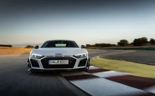 بـ 333 نسخة فقط.. أودي تكشف مواصفات سيارة R8 V10 GT موديل 2023