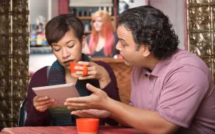 علامات الزوجة المهملة و4 طرق للتعامل معها