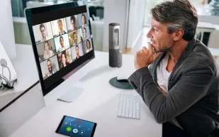 3 أسباب مهمة لشراء أسهم بتطبيق "زووم" في عام 2023