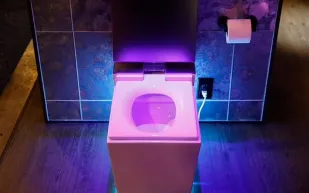 مرحاض به خاصية «البلوتوث» ويتم التحكم فيه عن بعد.. فما القصة؟