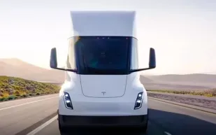 تسلا تكشف عن شاحنة كهربائية خارقة.. فما مميزاتها؟ (فيديو)