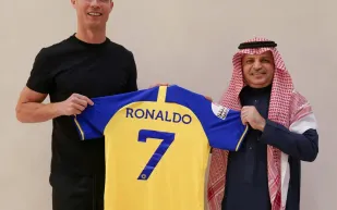 رسميًا.. «كريستيانو رونالدو» في النصر حتى 2025