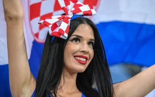 «ملكة جمال كرواتيا» تفضح نجوم كرة القدم في كأس العالم 