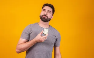 تناول الجبن واكتب أحلامك.. واحصل على ألف دولار!