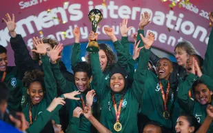 المنتخب السعودي للسيدات لكرة القدم يُتوج بأول بطولة دولية له