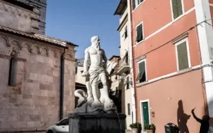 روبوت ينحت تمثالاً من الرخام خلال أسبوع فقط (فيديو)