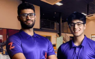 أصغر مليونير في الهند.. ثروته 120 مليون دولار ويمتلك شركة لتوصيل البقالة