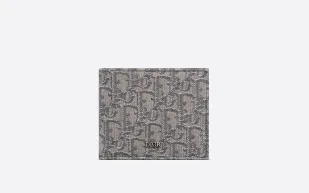 محافظ "ديور" الرجالية.. أغراضك دائمًا "في أمان"