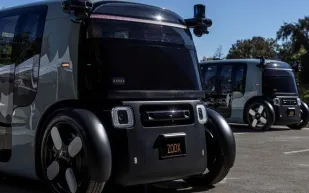 للمرة الأولى.. سيارات «أمازون» ذاتية القيادة تسير في الطريق العام