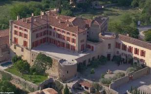 قصر عمره 1000 عام.. للبيع بـ 19 مليون دولار