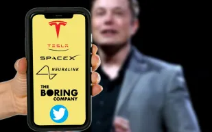 «إيلون ماسك» يتبرع بما يقارب 2 مليار دولار للجمعيات الخيرية