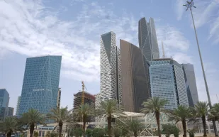 دوام البنوك في رمضان 2023.. أوقات العمل والإجازات بالمملكة