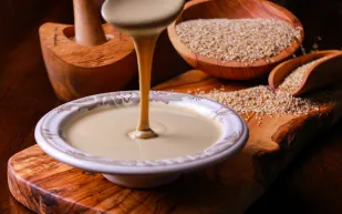 فوائد الطحينة.. هل هي مفيدة للتخسيس أم أنَّها تزيد الوزن؟