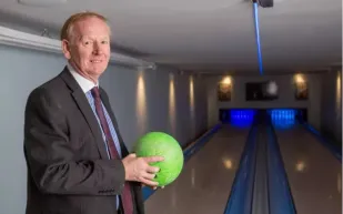 ملياردير بريطاني يبيع قصرًا فاخرًا بجنيه إسترليني واحد