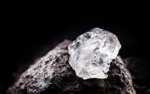 علماء روس يكتشفون أقدم ألماس على وجه الأرض في سيبريا