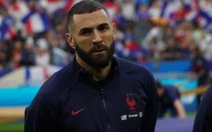 بنزيما يخرج عن صمته: ديشامب كاذب وسأضطر لكشف الحقيقة