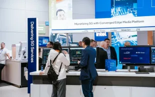 روبوت ضد الوحدة وتاكسي طائر.. أبرز ابتكارات معرض برشلونة للأجهزة المحمولة