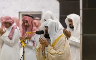 دعاء ختم القرآن الكريم بصوت الشيخ عبد الرحمن السديس (فيديو)