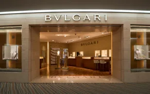 لصوص يسرقون قطعًا بملايين اليوروهات من متجر "بولغري" للجواهر